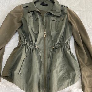 Women’s Army Green Light Jacket size Small